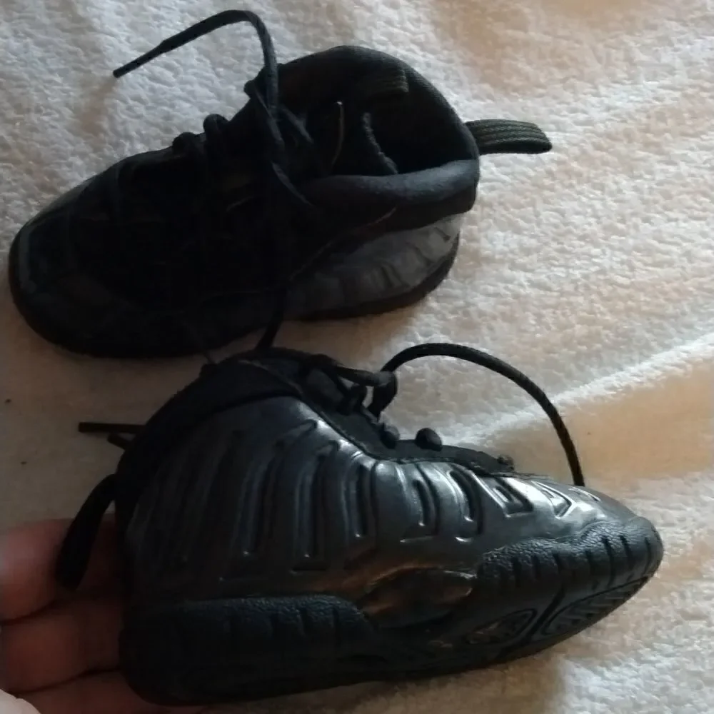 Nike Foam Shoe